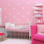 Kinderkamer vrolijk roze