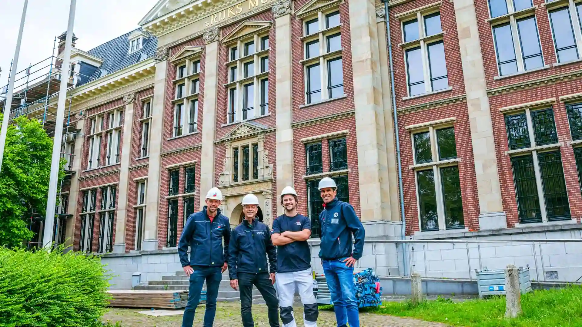 Muntgebouw Utrecht gerenoveerd met Wijzonol Verf door Coen Hagedoorn Schilders