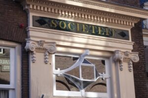 Schilderwerk aan de Groote Sociëteit in Zwolle