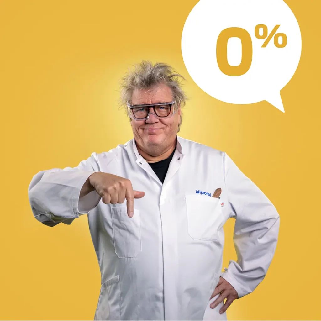 R&D‑laborant met aanduiding 0% microplastics voor de Wijzotex Zyra Mat